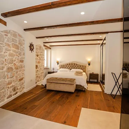 Luxury And Timeless Haven Apartment Rovinj