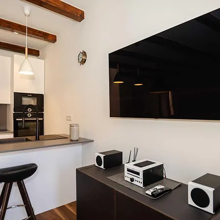 Luxury And Timeless Haven Appartement Rovinj